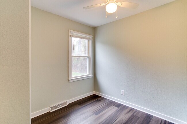 Photo - 2221 Long Ridge Rd