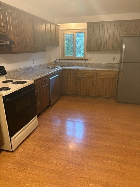 Photo - 212 Lutz Rd