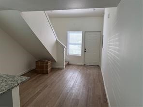 Photo - 905 74th St Unidad 8