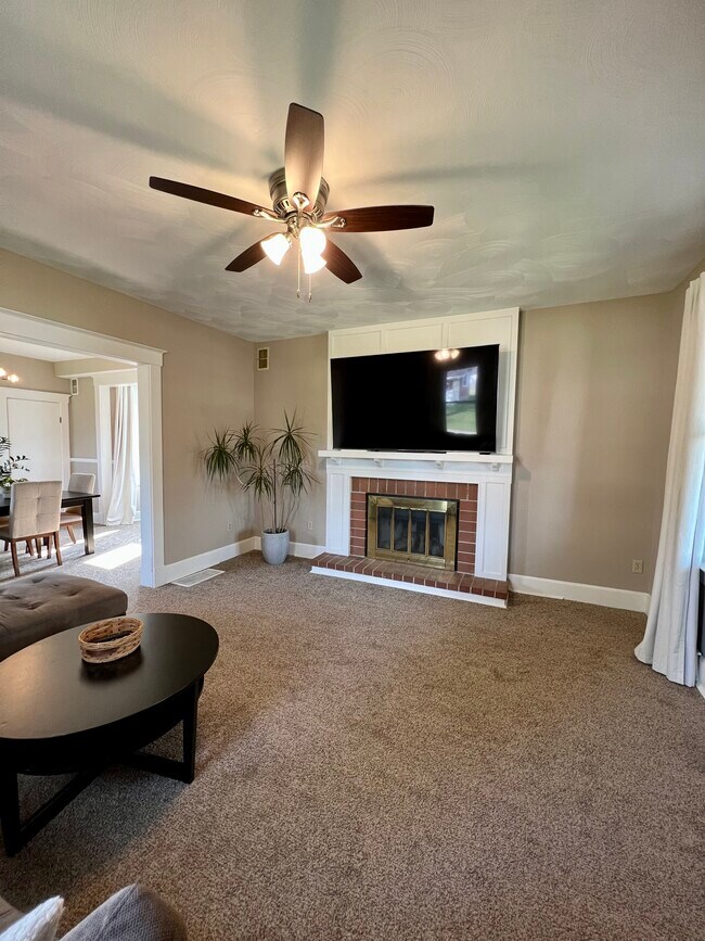 Photo - 4393 Matson Ave