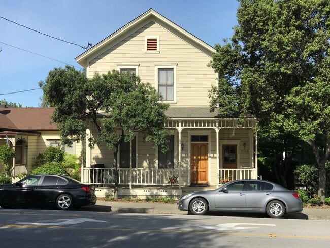 Building Photo - 1763 Santa Barbara Ave Unit 1