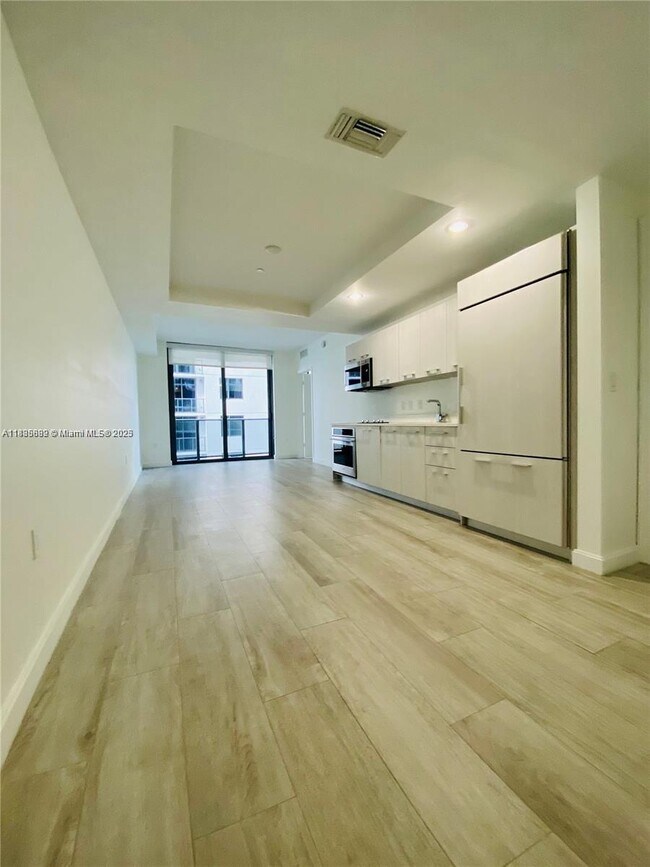 Photo - 55 SW 9th St Unidad 3809