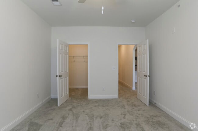 1 habitación, 1 baño - Alder - Dormitorio - Grand Oaks of Spartanburg