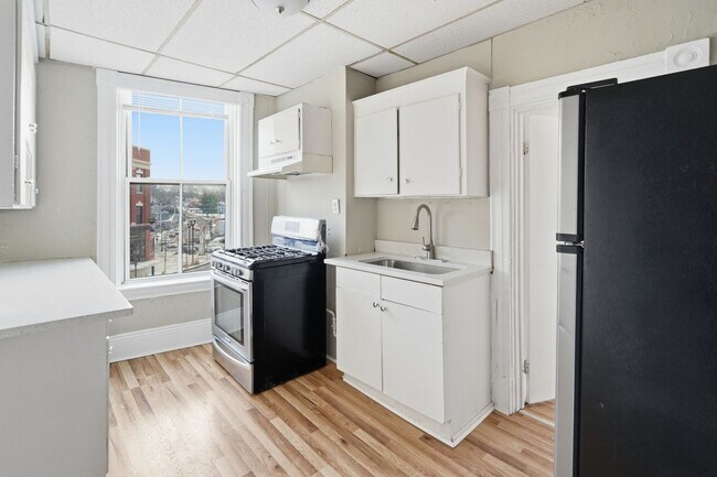 Photo - Your Hudson Home Awaits – 2 Bedrooms, Free Application, Pet Friendly Unit 1