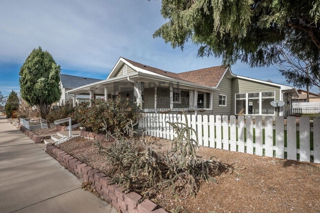 Photo - 903 W 15th St