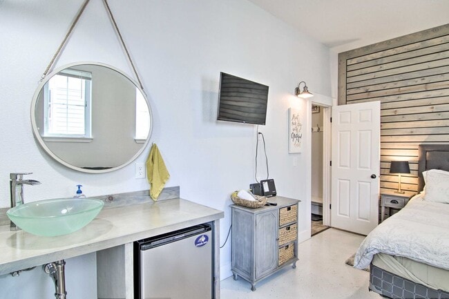 Photo - 4208 Benepe St Unit B