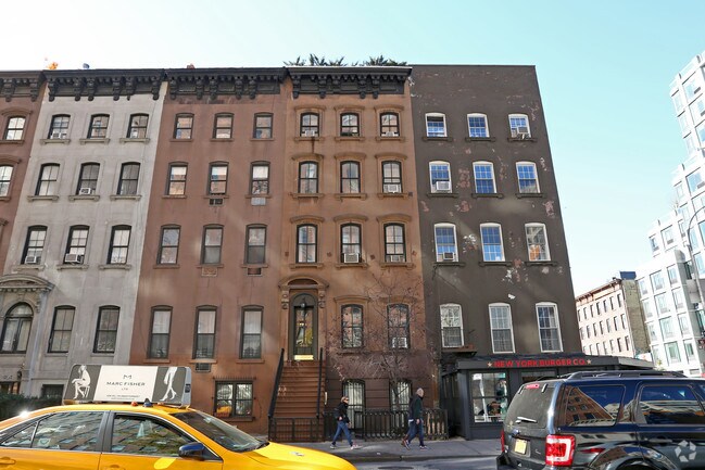 Photo - 468 W 23rd St