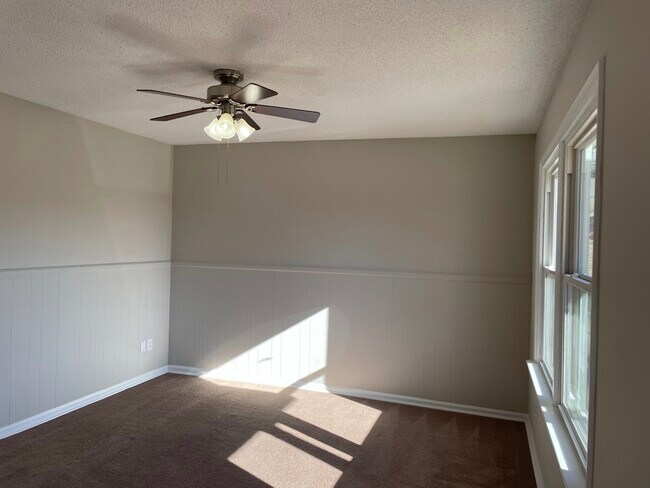Living Room - 19 Berkley Ave Unit 1