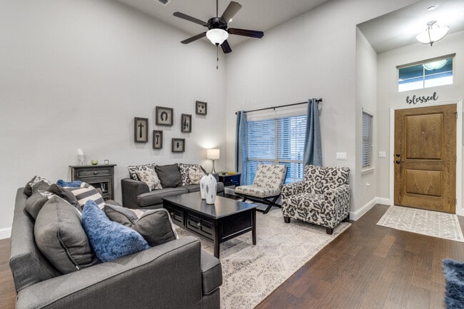 Living Area - 3770 Marigold Ln Unit The Villa