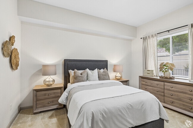 Verona - 1BR, 1BA - 840SF - Bedroom