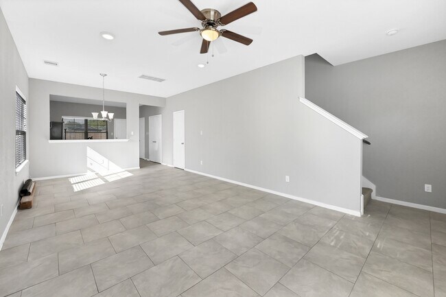 Photo - 974 Ellington St