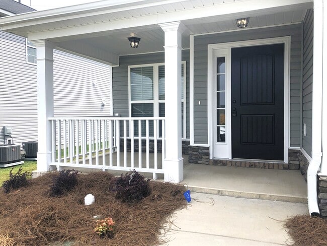 Photo - 879 Goodale Dr