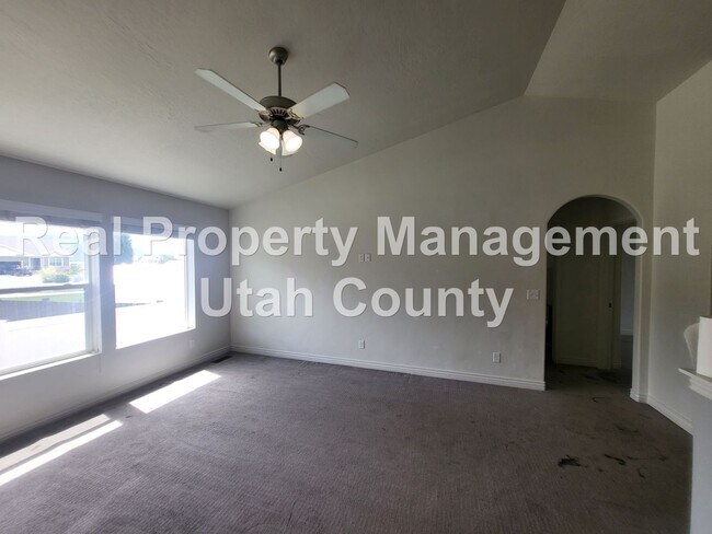 Photo - 998 S 960 E Unit Upstairs