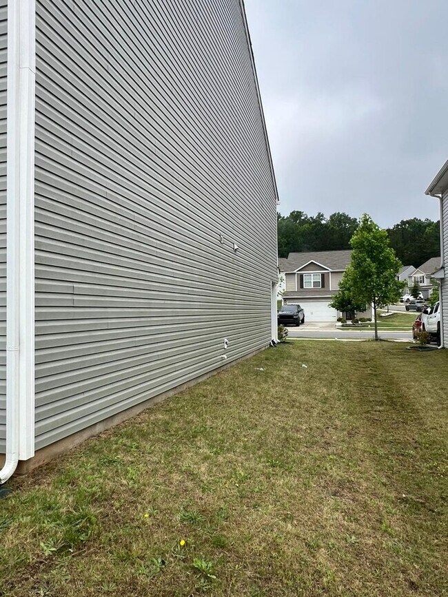 Photo - 8128 Derby Wood Ln