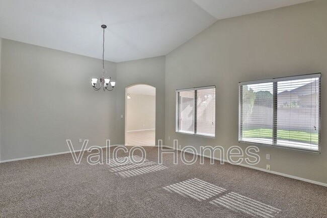 Photo - 1711 E Wesson Dr