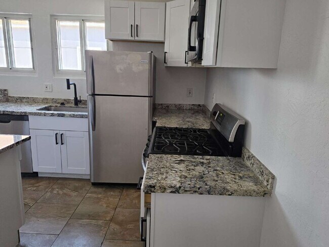 Photo - UPDATED 2 BEDROOM, 2 BATH NEAR DOWNTOWN PHOENIX Unit A