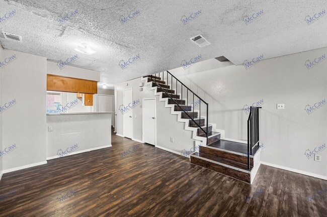 Photo - 2198 Aspen Dr