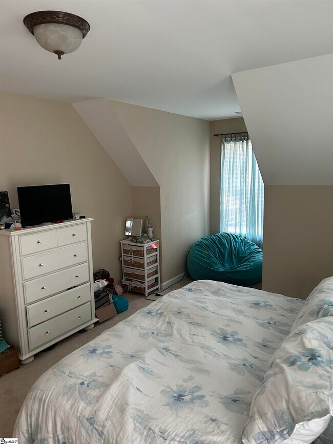 Photo - 13 Simmons Ave