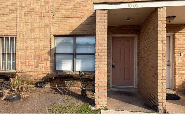 Photo - 1005 Castle Heights Dr Unit N/A
