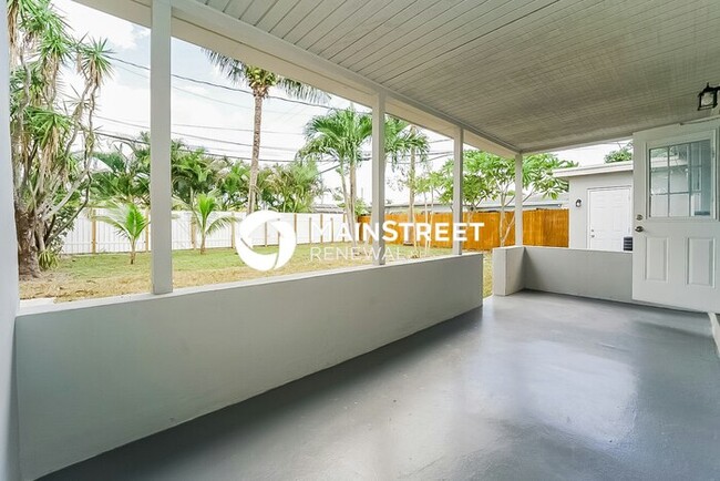 Photo - 2 Bedroom Pet-Friendly Home in Oakland Park, FL with Main Street Renewal