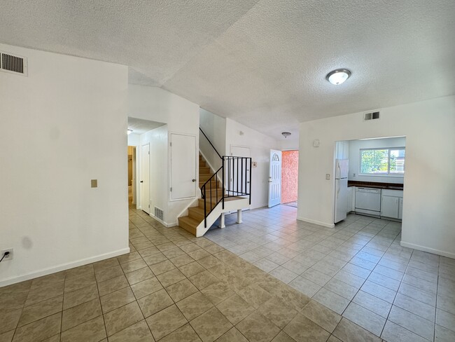 Photo - 2412 Sequoia Dr