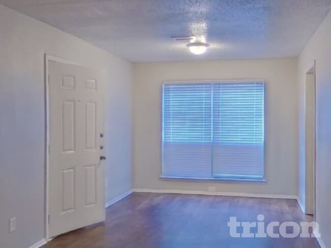 Photo - 717 Marlow Pl