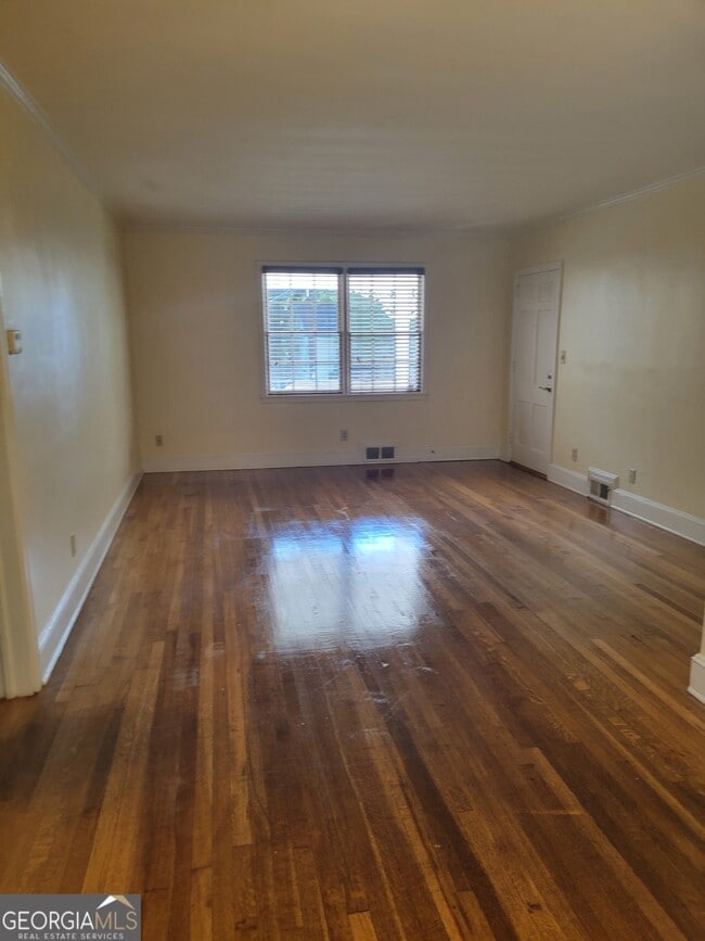 Building Photo - 1845 Monroe Dr NE Unit APT. 3