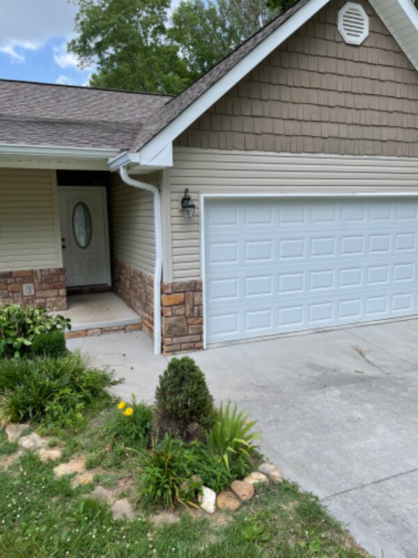 Photo - 210 Vanover Ln Unit 1