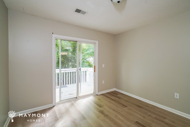 Photo - 213 Taylor Dr