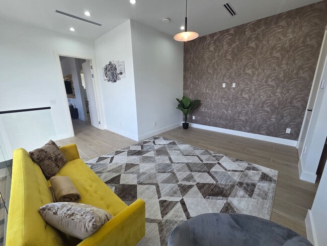 Building Photo - 1812 Miami Rd Unit ID1369665P