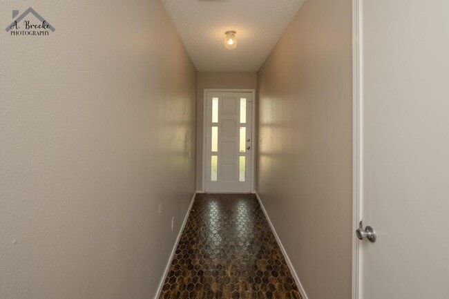 Photo - 1118 Crescent Ln