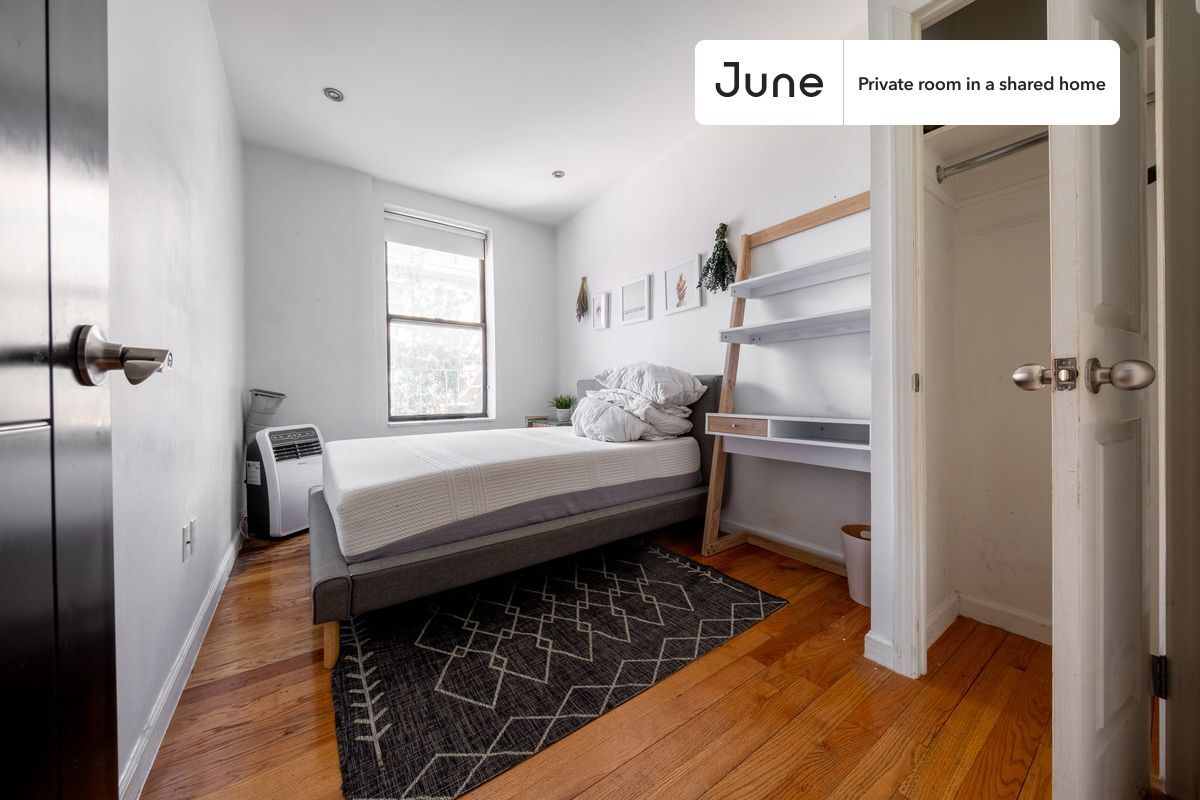 Private bedroom in 3 bed/1 bath Home - Private bedroom in 3 bed/1 bath Home