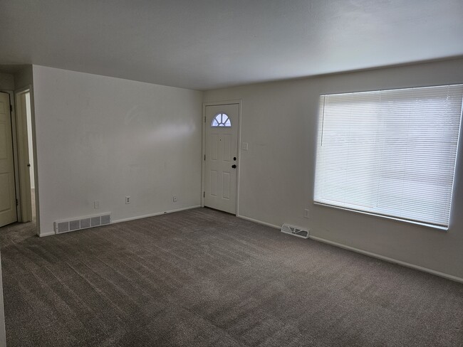 1162 Cree Dr