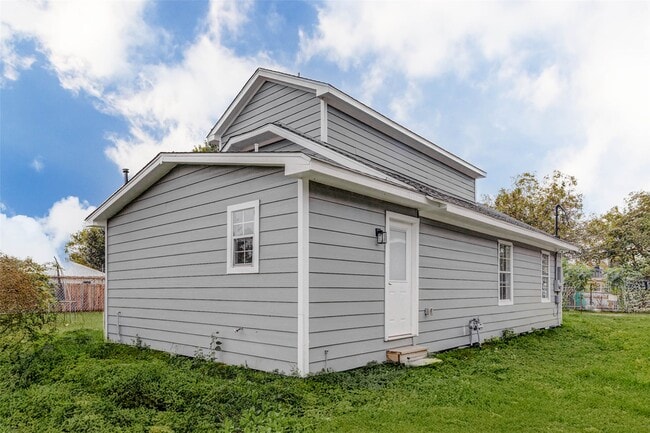 Photo - 8505 Denby St