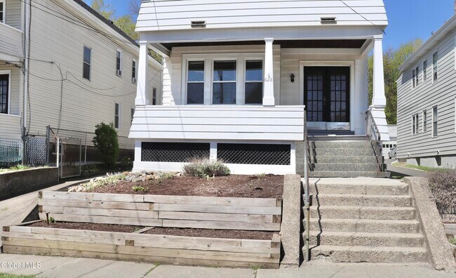 Photo - 628 N Pearl St