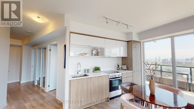 Photo - 159 Wellesley St E Unit 1908