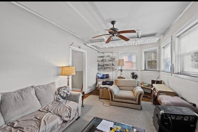 Photo - 6835 N Wolcott Ave Unit Garden
