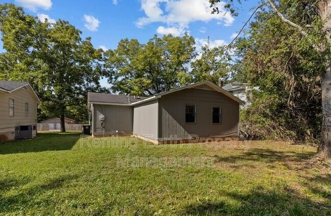 Photo - 2301 27th St W
