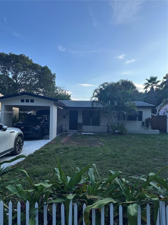 Photo - 200 SE 19th St