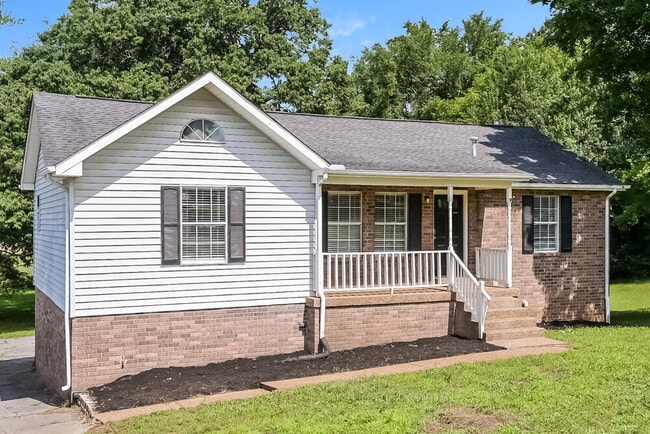 Photo - 121 Lee Ct
