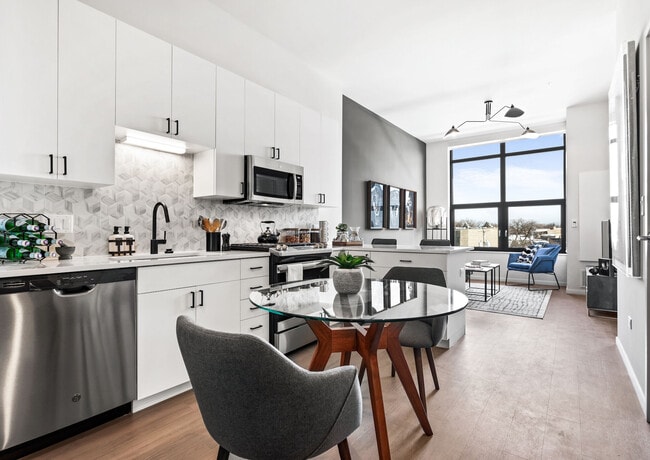 Building Photo - Logan Rental
