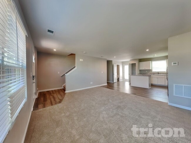 Photo - 104 Cavesson Ave