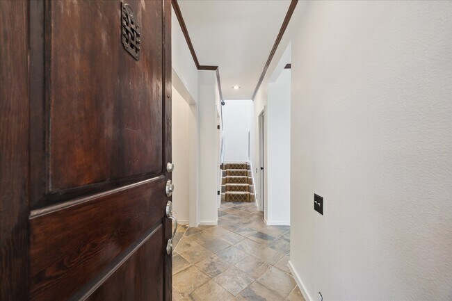 Photo - 222 Litchfield Ln