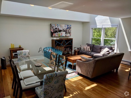 Building Photo - 72 6th St Unit 2 Rental