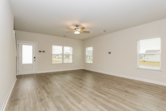 Photo - 2401 Valverde Wy