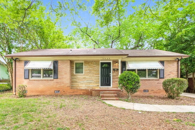 Photo - 3924 Broadview Dr