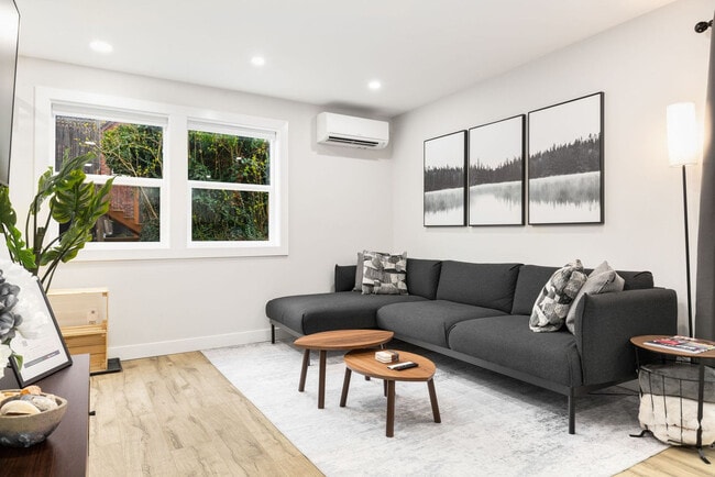Building Photo - 7549 32nd Ave NW Rental