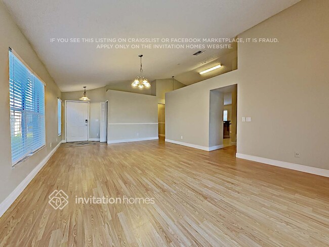 Photo - 1718 Snaresbrook Way