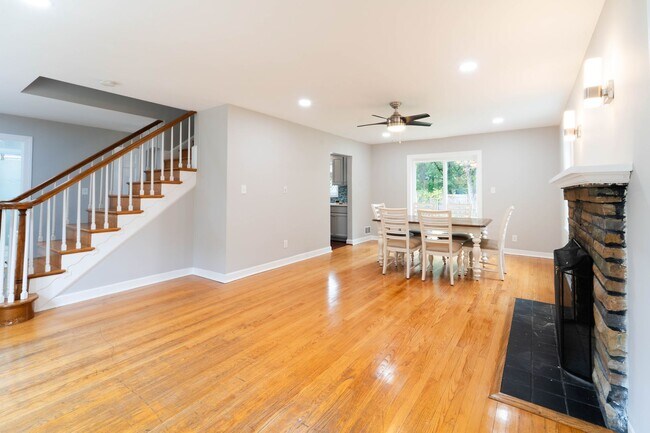 Photo - Beautiful Home With an Excellent Location ...