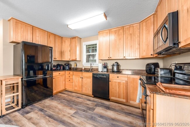 Photo - 404 SW Camden Ave